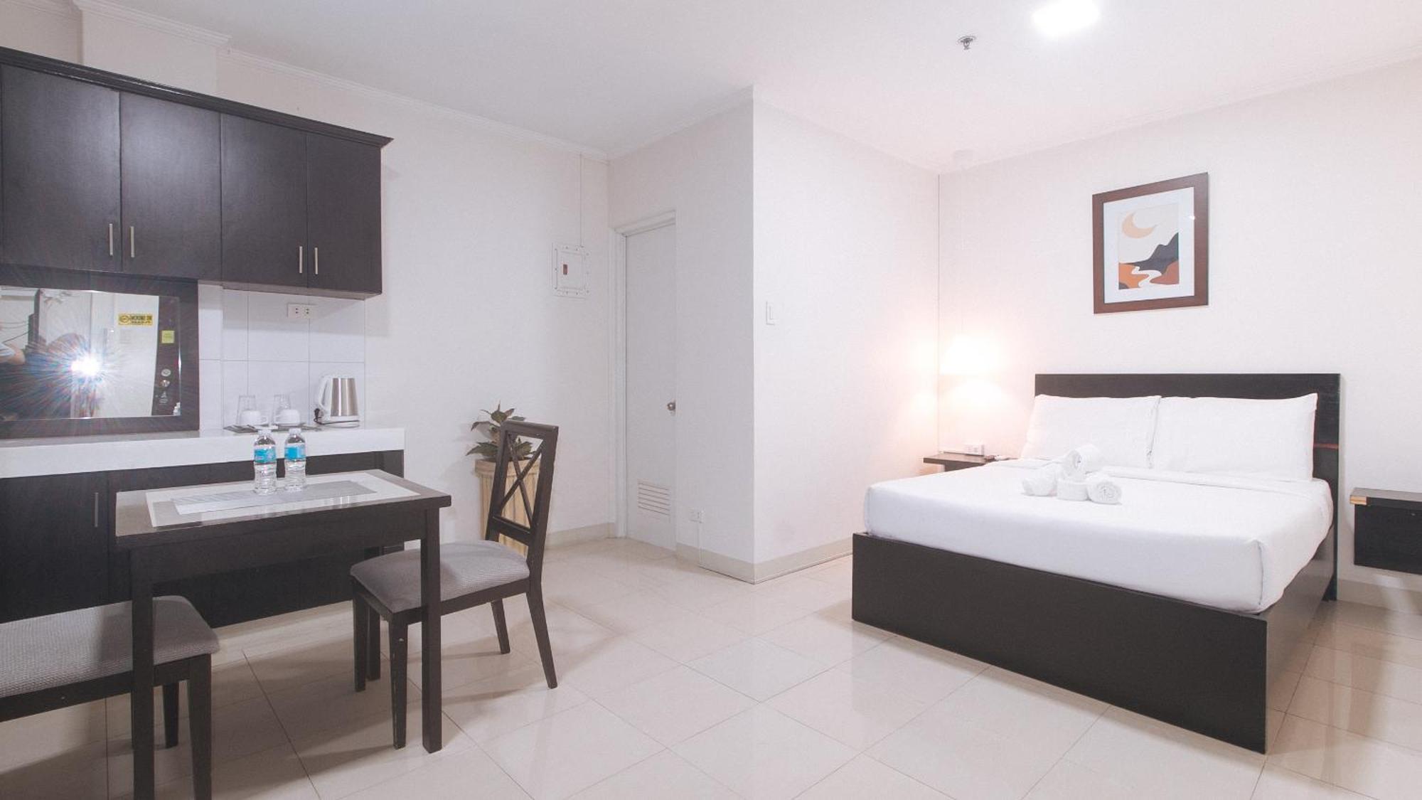 Urbanview At Evangelista Street Makati Makati City Extérieur photo