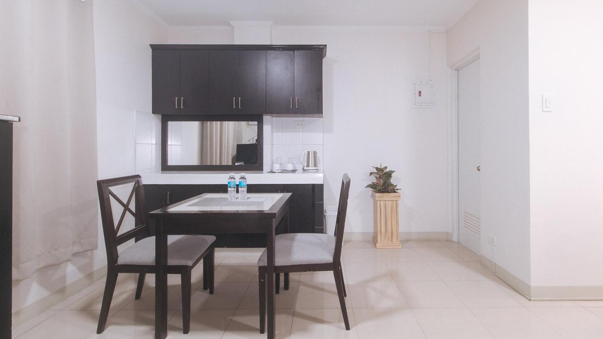 Urbanview At Evangelista Street Makati Makati City Extérieur photo
