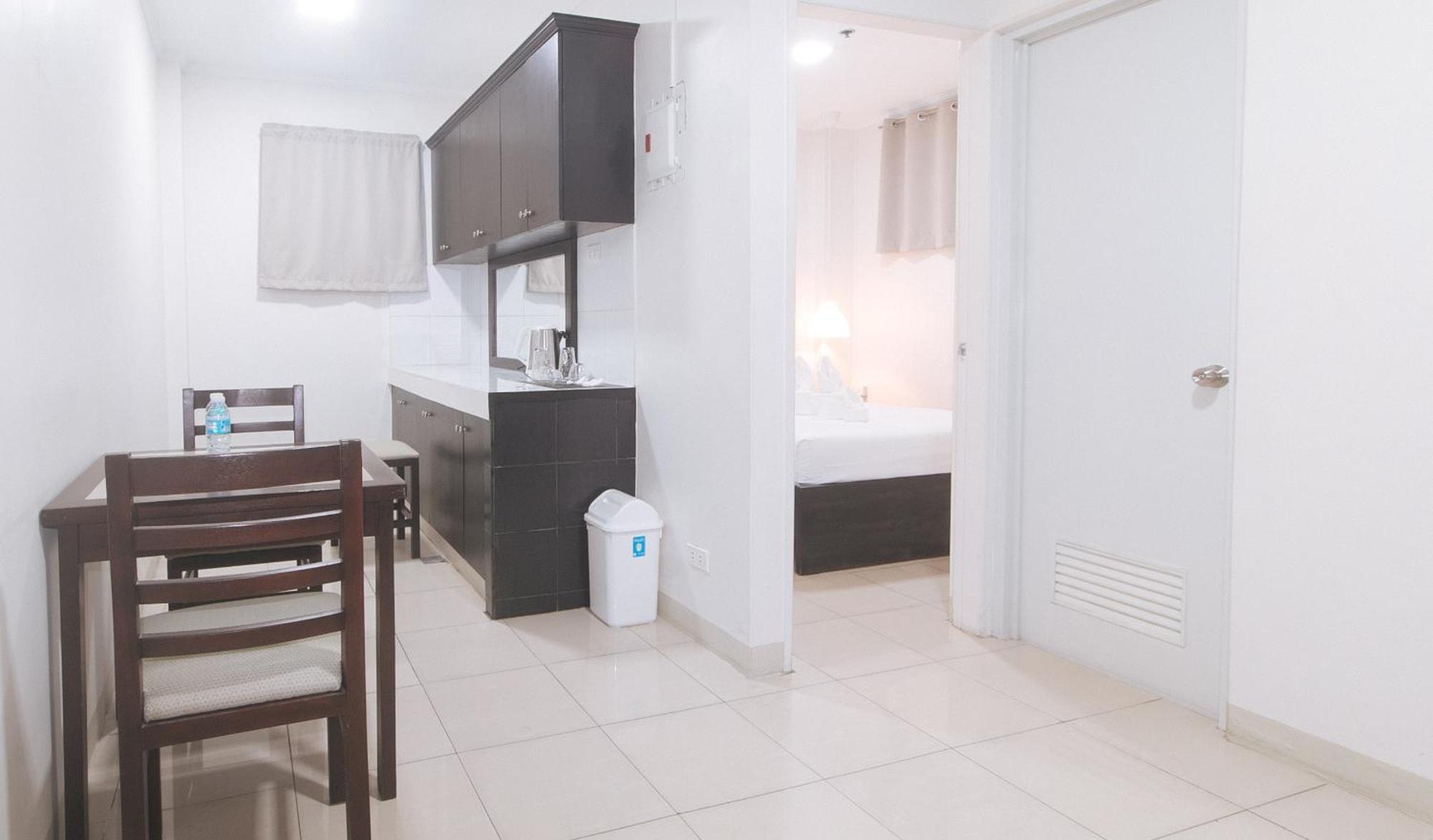 Urbanview At Evangelista Street Makati Makati City Extérieur photo