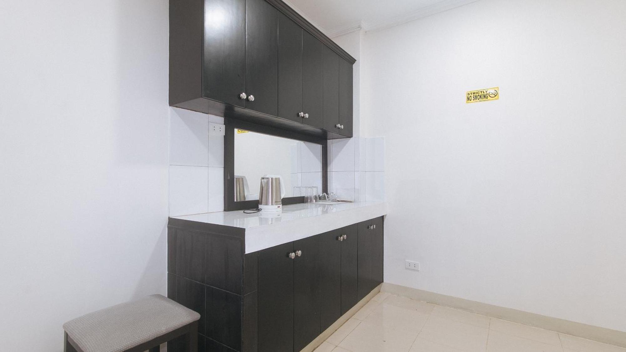Urbanview At Evangelista Street Makati Makati City Extérieur photo