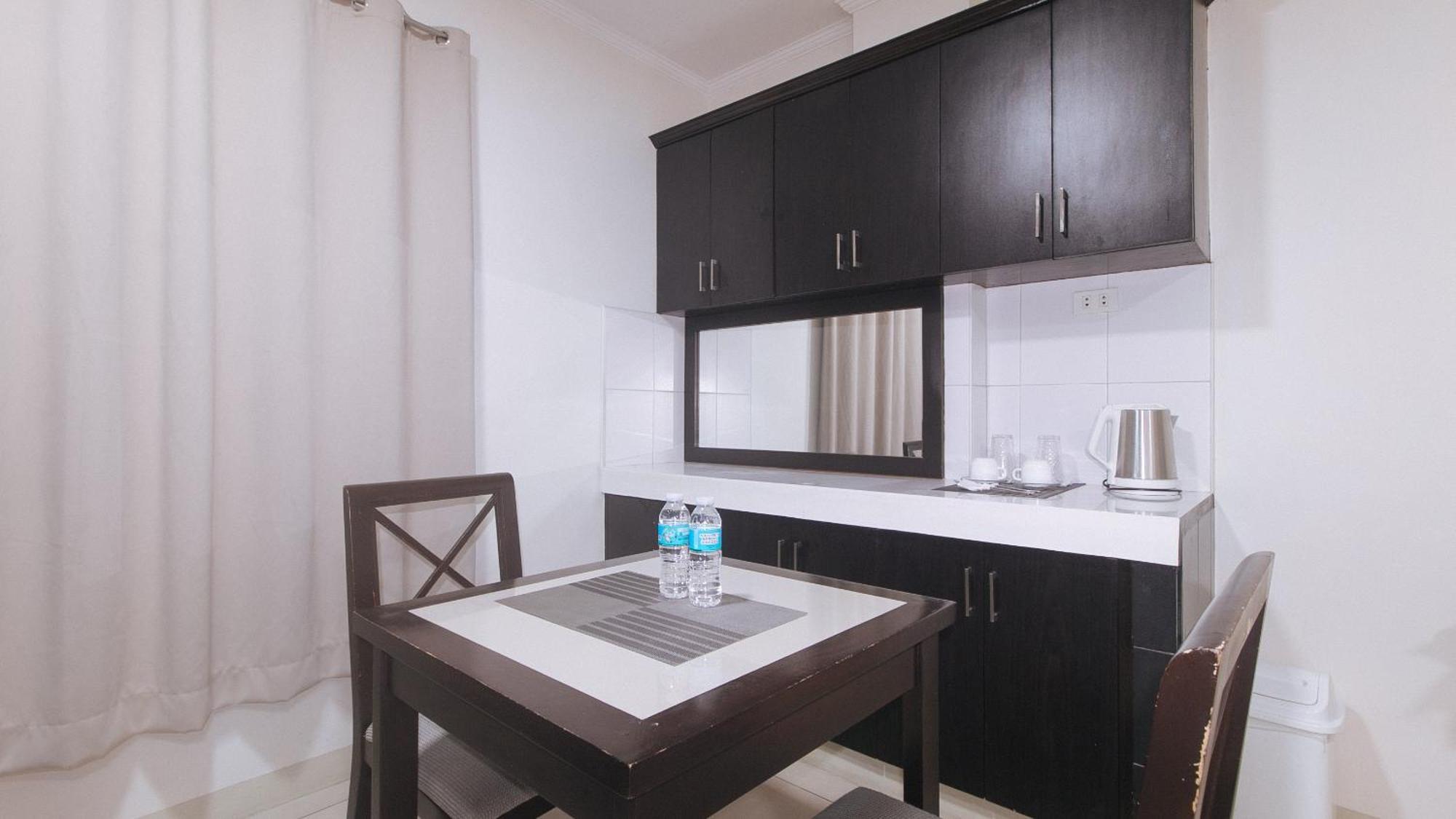 Urbanview At Evangelista Street Makati Makati City Extérieur photo
