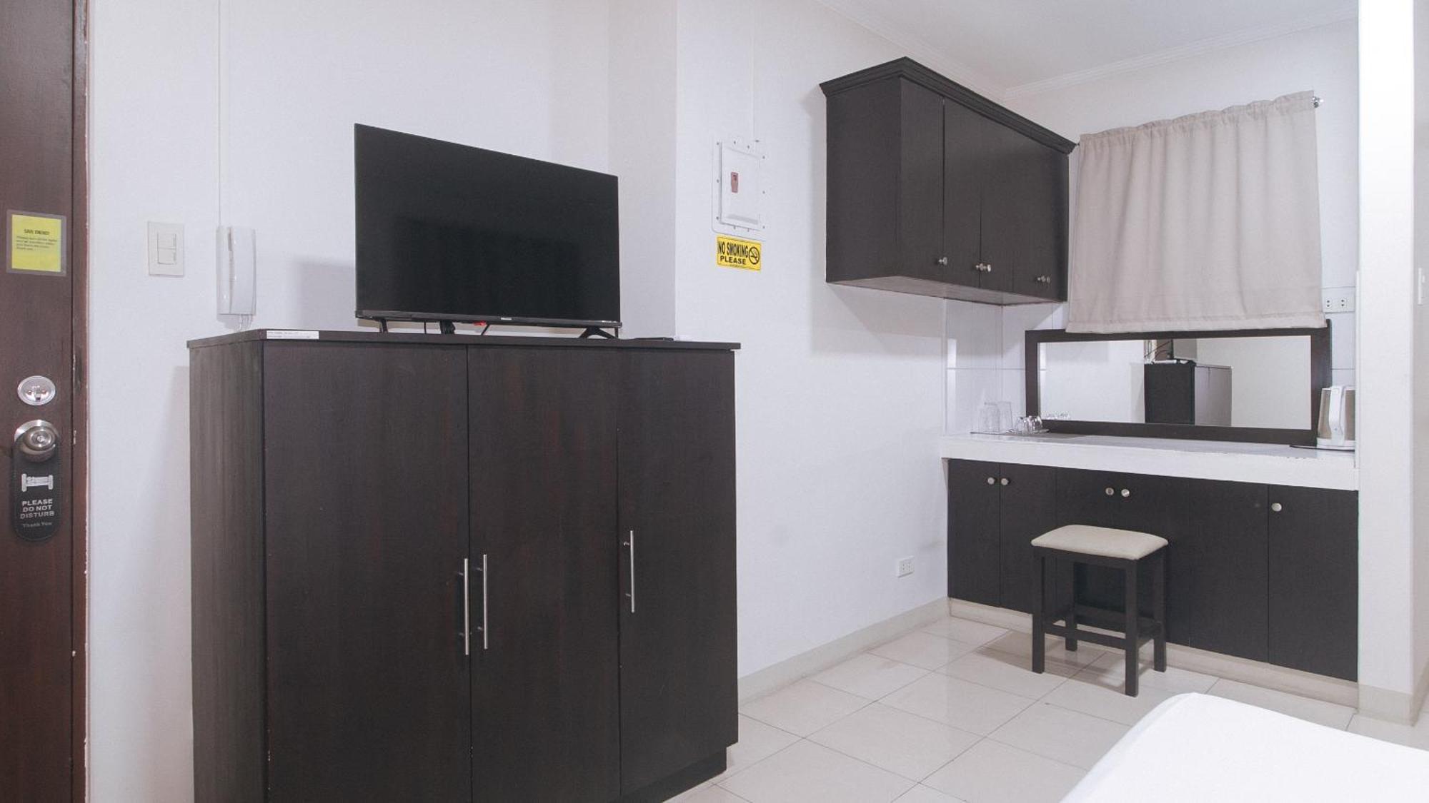 Urbanview At Evangelista Street Makati Makati City Extérieur photo